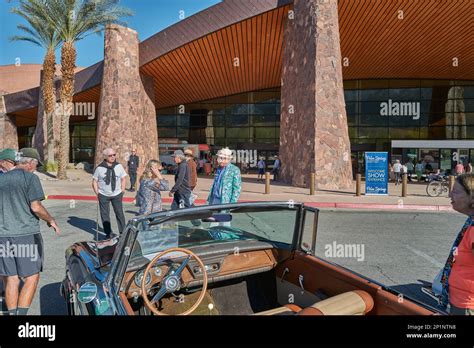 Palm Springs classic car show Stock Photo - Alamy