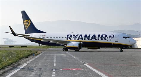 Ryanair Volo Brindisi Bergamo In Ritardo Di Ore Milanese Riceve