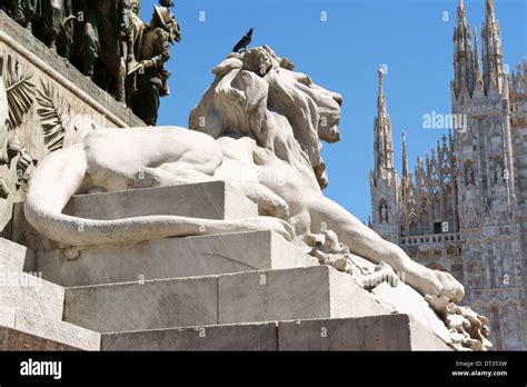 Milan Duomo Statue Hi Res Stock Photography And Images Alamy