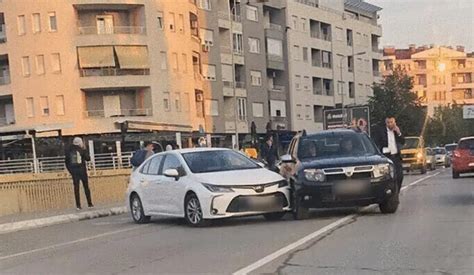 Sudar dva auta na Venecija mostu u Banjaluci Stvorila se gužva u