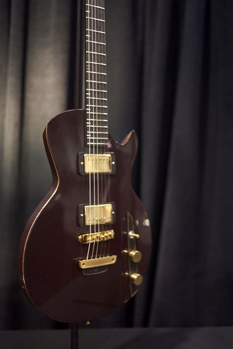 Cosmo Music Namm 2022 Boutique Guitar Showcase