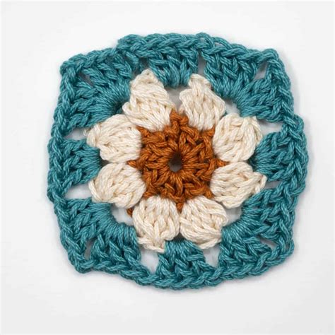 How to Crochet a Daisy Granny Square - Easy Step By Step