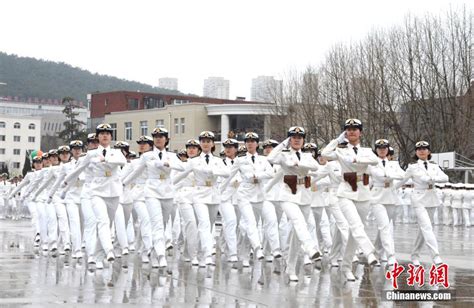 海军大连舰艇学院举行庆祝海军成立69周年阅兵活动 图片 资讯