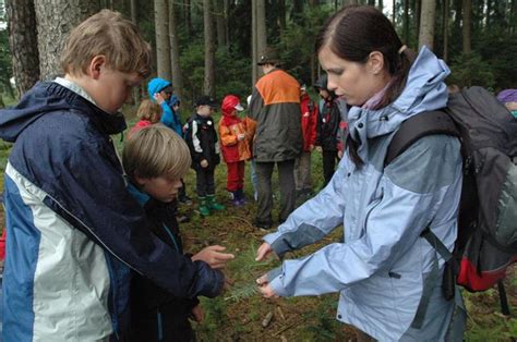 Waldkraiburgjettenbach Mit Dem Jäger Auf Der Pirsch