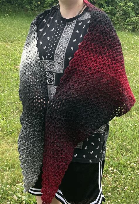 A V Stitch Triangle Shawl R Crochet