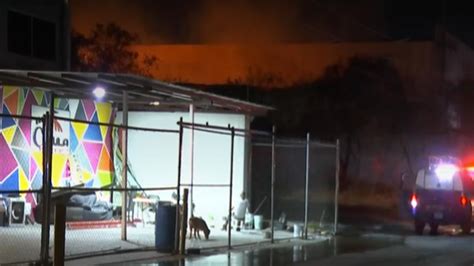 Fuerte Incendio En Una Bodega Causa Movilizaci N En Apodaca Telediario