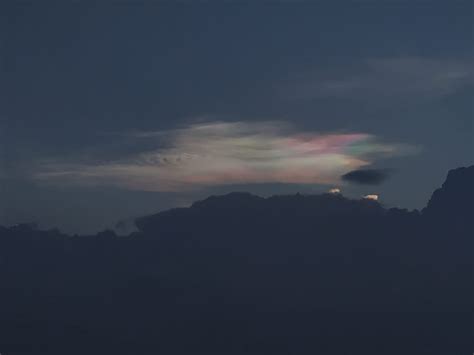 Beautiful iridescent clouds : Outdoors