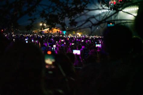 Billie Eilish gives energetic opening night performance at Lollapalooza ...