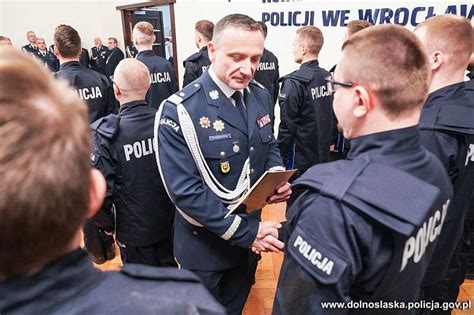 Nowi policjanci i policjantki w 2024 roku w dolnośląskich komisariatach