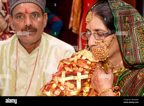 Wedding of elderly people Stock Photo - Alamy