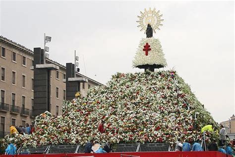 Celebración de las fiestas del Pilar y la ofrenda de flores Ruta Mariana