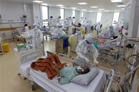 Hospital in HCM City adds more beds as severe COVID-19 cases increase