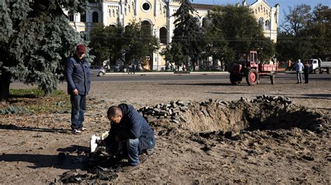 Four Russian Missiles Strike Center Of Kharkiv The New York Times