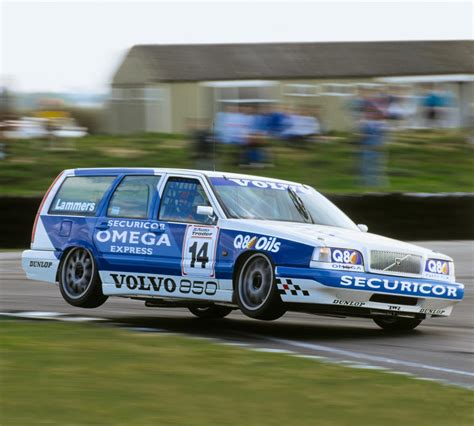 Volvo 850 Celebrates Its 25th Birthday