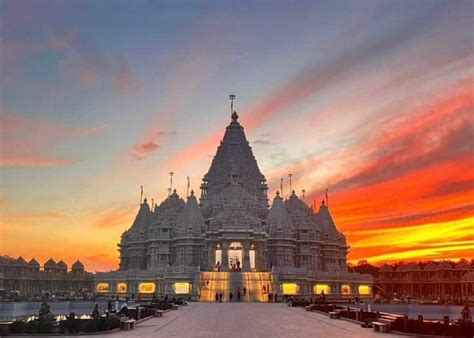 अमेरिका में बने दुनिया के सबसे बड़े हिंदू मंदिर की ये खासियतें चौंका देंगी