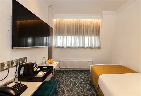 Deluxe Single Room Near Queens Park: The Queens Park Hotel, London