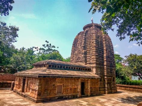 9 Most Famous Temples in Bhubaneswar - Tusk Travel Blog