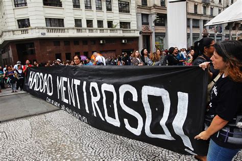 Fotos Em greve professores da rede municipal protestam em São Paulo