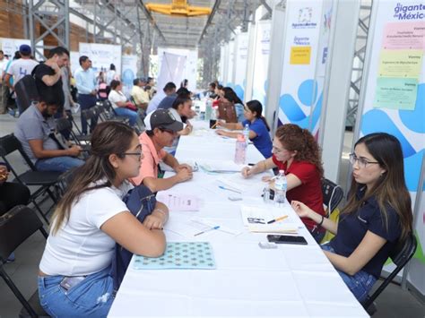 Jóvenes duranguenses batallan para conseguir empleo