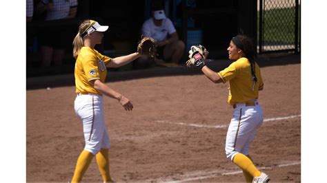 Point Counterpoint How Far Will Iowa Softball Go In The Big Ten