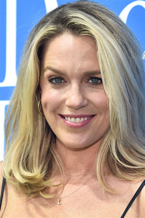 Jessica St. Clair Biography: Husband, Height, Net Worth, Children - Net