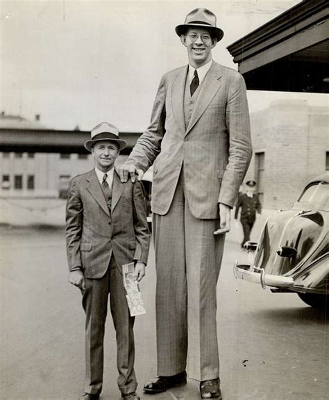 A Trágica História De Robert Wadlow O Homem Mais Alto De Todos Os