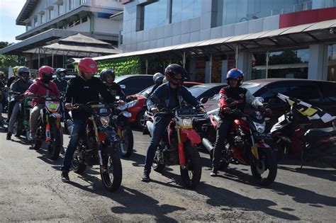 Honda Community Honda Banten Ajak Gathering Komunitas Supermoto Di