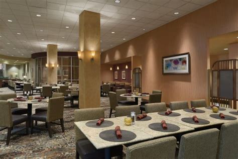 Embassy Suites By Hilton Omaha La Vistahotel And Conference Center