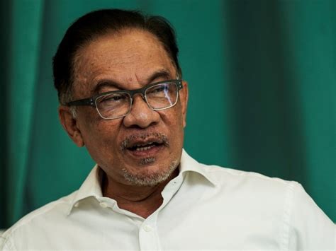 While M’sia Waits Anxiously For The Outcome, PM Candidate Anwar Ibrahim ...