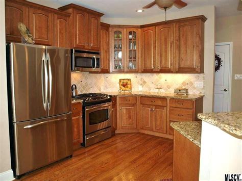 Kitchen Flooring Options With Oak Cabinets