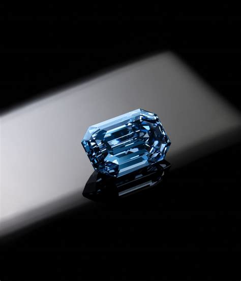 This Is the Largest Fancy Vivid Blue Diamond Ever to Appear at Auction ...