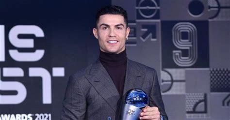 Cristiano Ronaldo presume de su nuevo capricho un reloj de 1 millón de