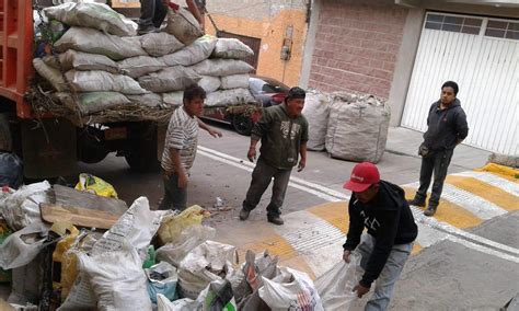 RETIRAN MÁS DE 8 MIL TONELADAS DE ESCOMBRO DE COLONIAS EN TLALNEPANTLA