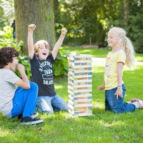 10 beliebte Kinder Spiele für draußen