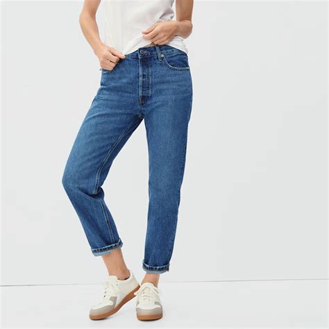 The Best Low-Rise Jeans of 2022: Levi’s, Frame, Re/Done, Reformation