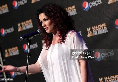 Singer Songwriter Plumb Photos And Premium High Res Pictures Getty Images