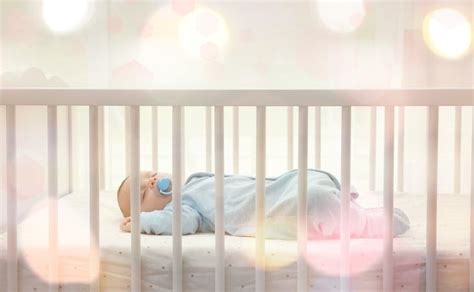 Crib Mattress Size - Guide to Crib Mattress Dimensions | Saatva