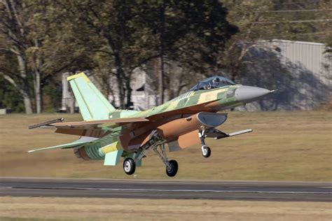 El primer F 16 Block 70 búlgaro realiza su vuelo inaugural