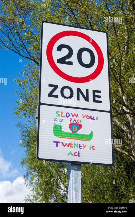 20 Mph Road Sign Stock Photos & 20 Mph Road Sign Stock Images - Alamy