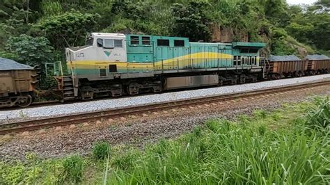 Trem Cargueiro de Minério de Ferro da Vale Descendo Lotada Chegando na