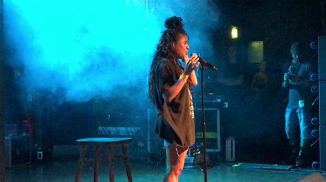 Jessie Reyez Apple Juice Live At Scala 2018 Youtube