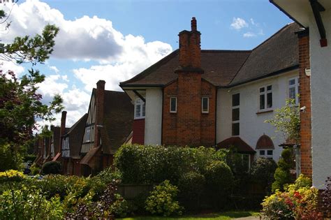 Suburban Houses Bourne Avenue © Christopher Hilton Geograph