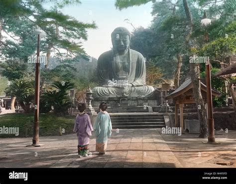 Jap N Una Gran Estatua De Buddha De Kanagawa El Daibutsu