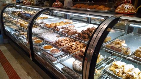 Carlo's Bakery Las Vegas: Menu, Hours, & Location (February 2020)