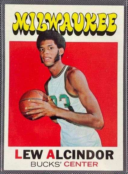 1971 Topps Lew Alcindor #100 - Matthew Bullock Auctioneers