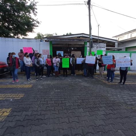 Padres De Familia Toman Instalaciones De La Escuela Primaria Acela