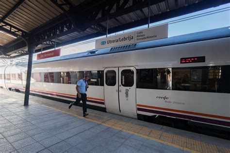 Desconvocada La Huelga En Renfe Y Adif Tras Cancelarse 1 500 Trenes En