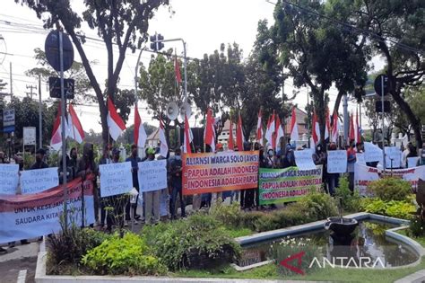 Aliansi Warga Solo Aksi Damai Dukung Pengesahan Ruu Dob Papua