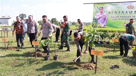 Peringati Hari Bhayangkara Ke 78 Polres Blora Tanam Ribuan Pohon Dan