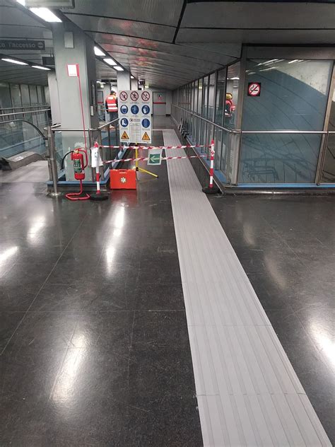 Metro Ancora Pi Accessibile Con Il Rifacimento Dei Percorsi Tattili